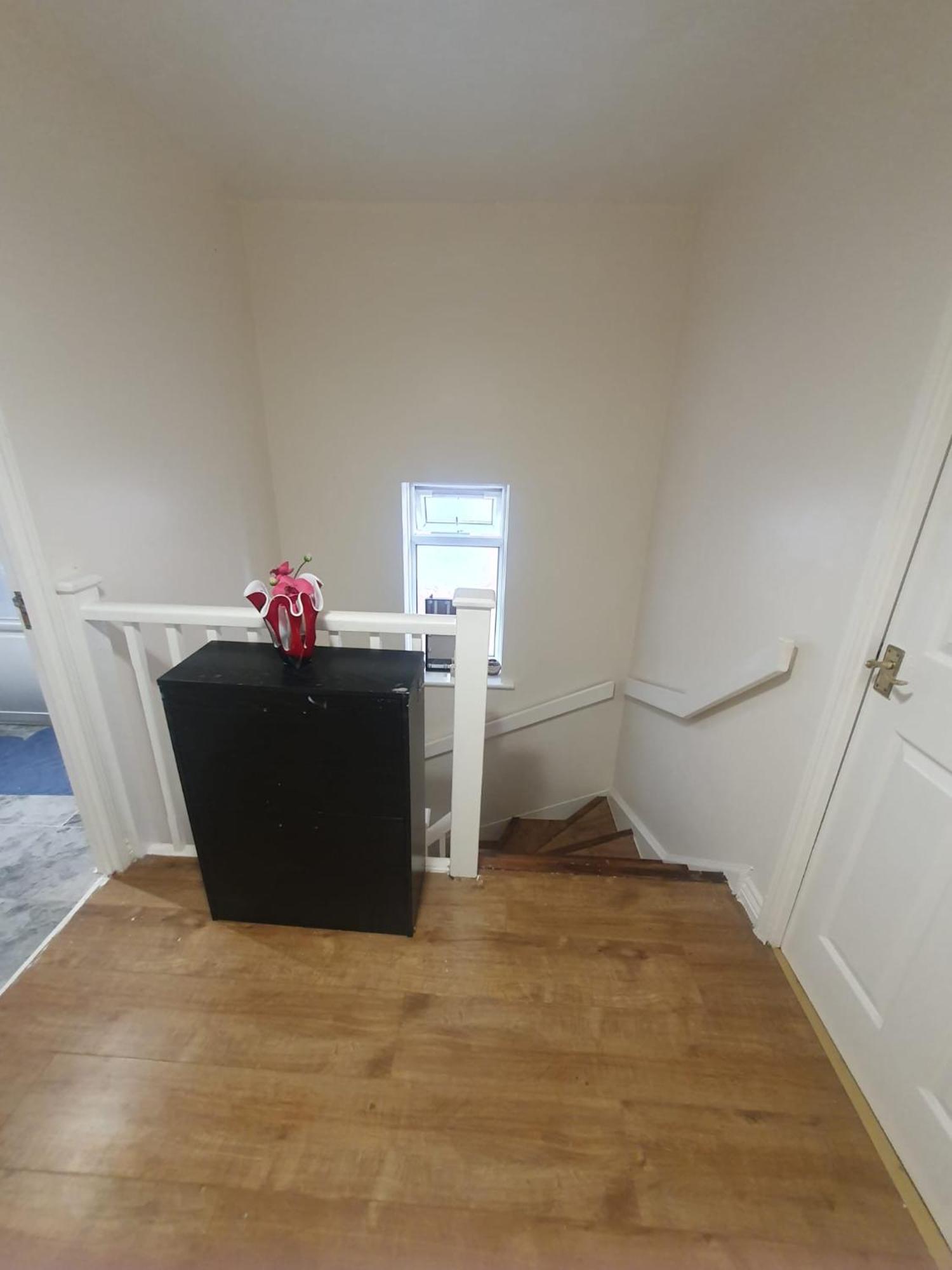 Double Size And Single Room In Barking Экстерьер фото